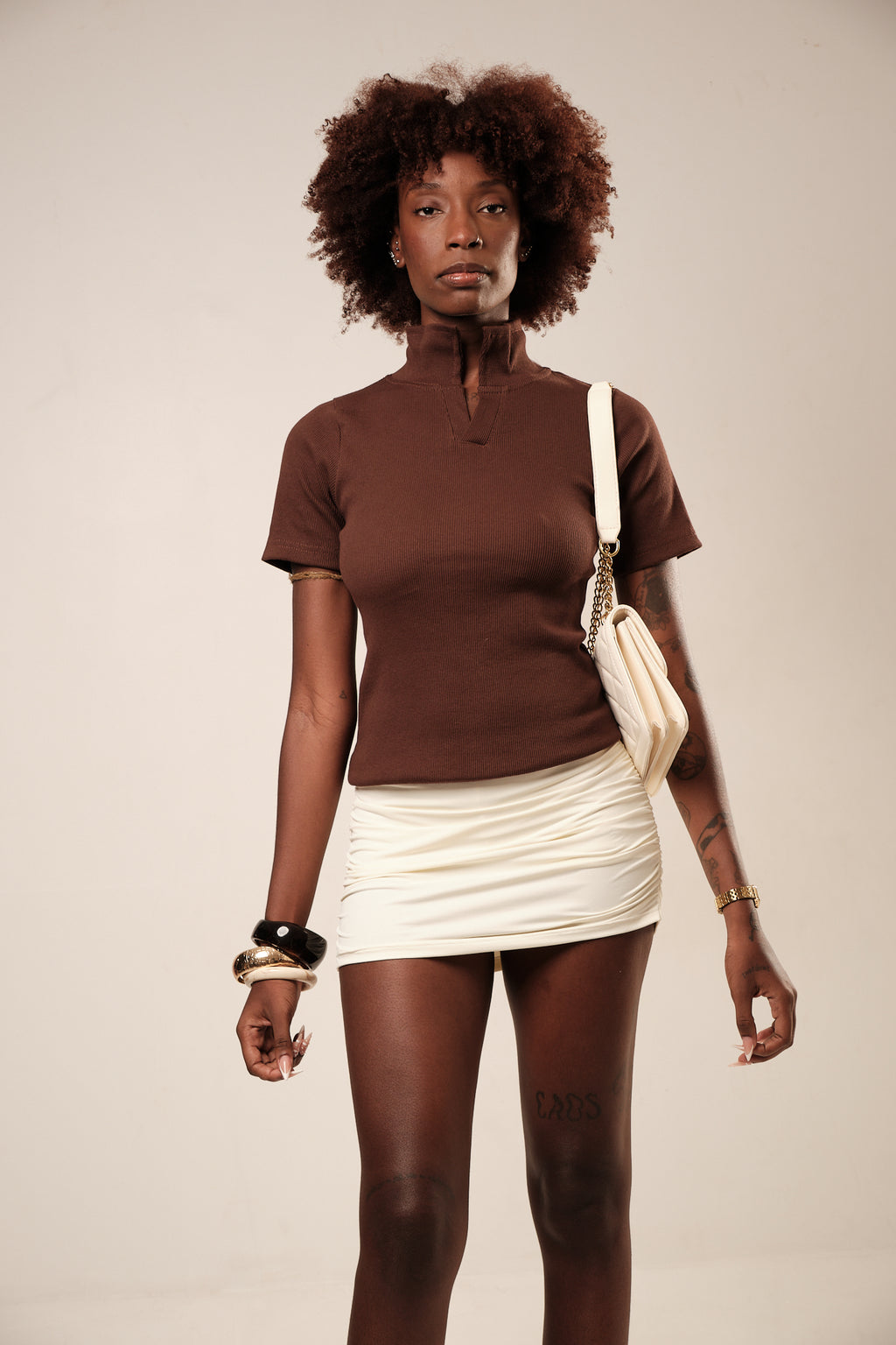Polo Soho Mahooh — Polo Feminina em Ribana Canelada · Decote V