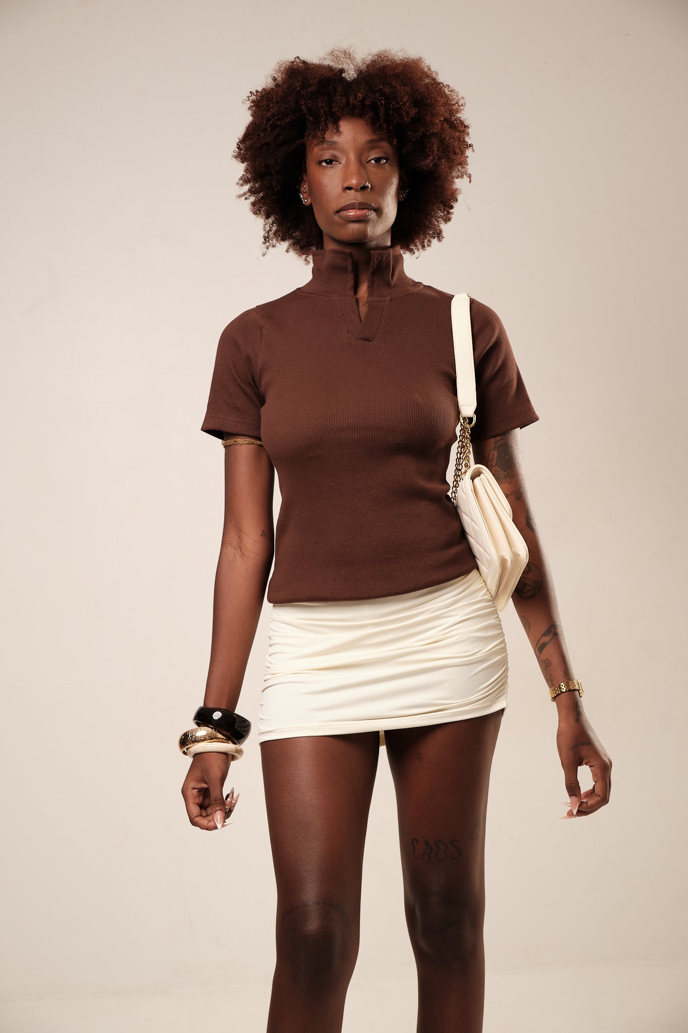 Polo Soho Mahooh — Polo Feminina em Ribana Canelada · Decote V